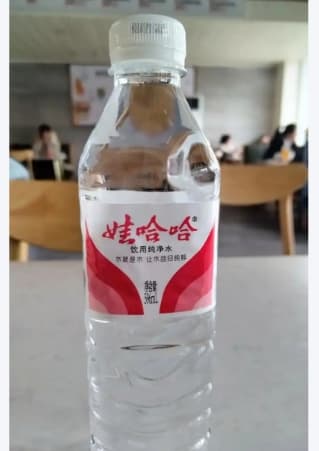 娃哈哈业务调整引争议，饮用水销售权转至宏胜系公司