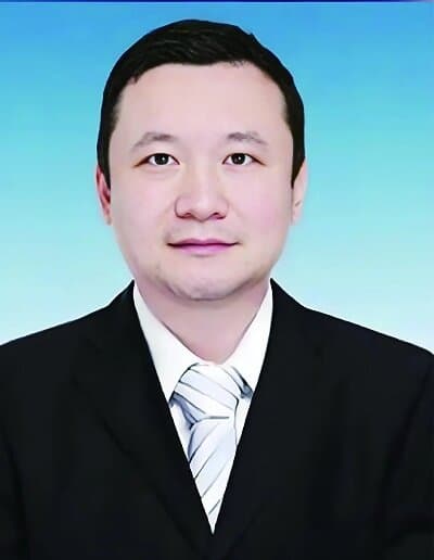 北大“80后”副校长被双开,“靠校吃校”敲响高校反腐警钟
